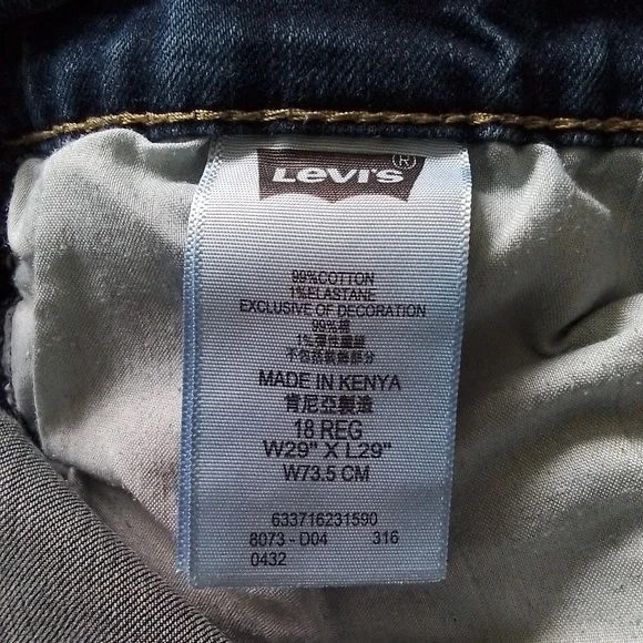 Levis Jeans - Picture 7 of 7